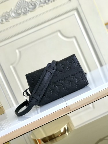  Handbag   Louis Vuitton  M55878   size   22*13*14   cm