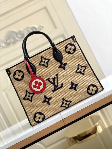  Handbag    Louis Vuitton  m57723   size  35 x 27 x 14   cm