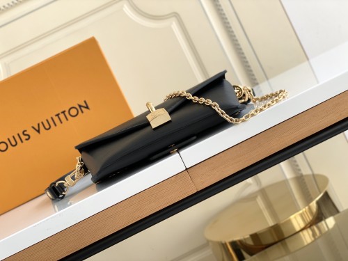  Handbag   Louis Vuitton  M80682  size  19.0 x 11.0 x 3.0  cm