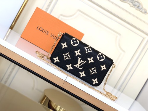 Handbag   Louis Vuitton  M69977   size  21.0 x 12.0 x 3.0   cm
