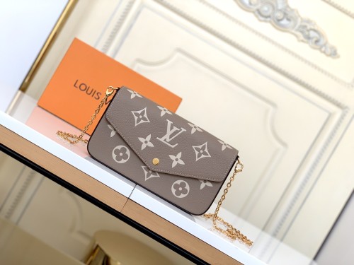  Handbag   Louis Vuitton  M69977  size  21.0 x 12.0 x 3.0   cm