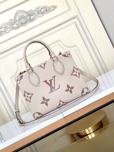  Handbag   Louis Vuitton  M45654   size  25x 11.0 x 19.0  cm