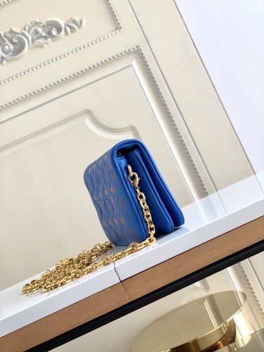 Handbag   Louis Vuitton  M80742  size  20 x 14 x 8  cm