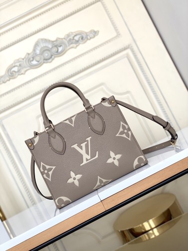  Handbag   Louis Vuitton  45779  size  25 x 19 x 11.5   cm