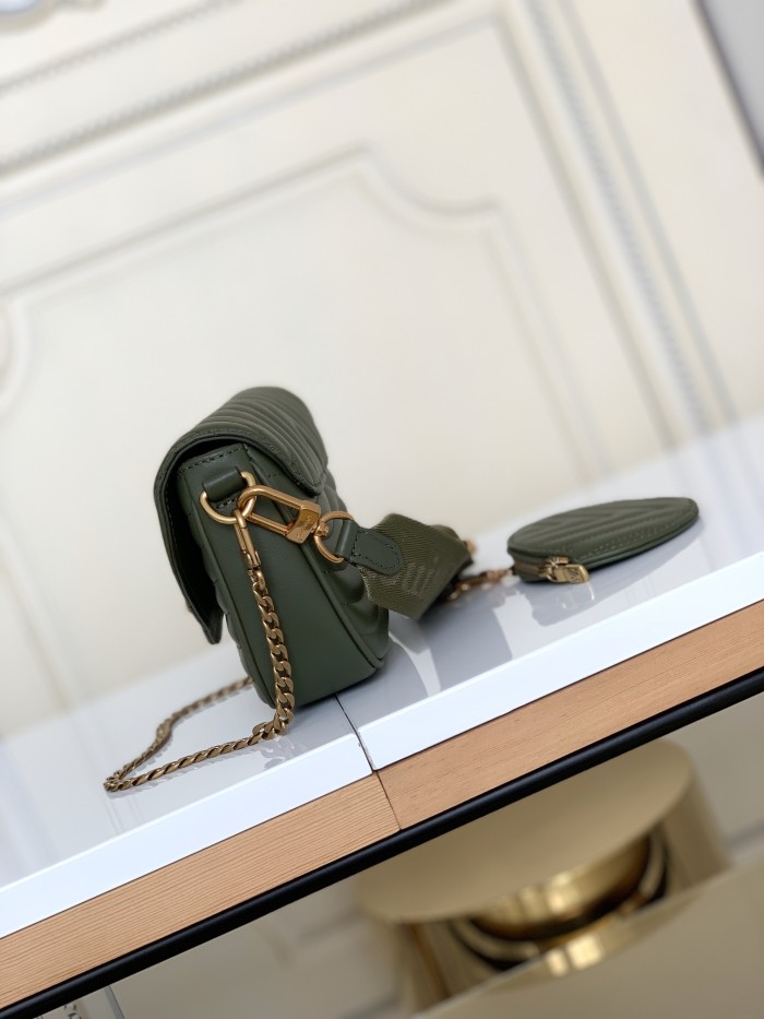Handbag   Louis Vuitton  M56471  size   size  19/14/5  cm
