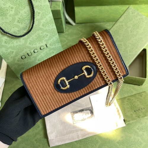 Handbag    Gucci   621892  size  19*10*4  cm