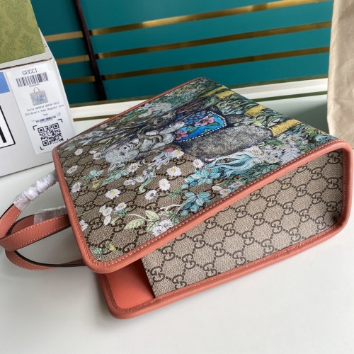  Handbag   Gucci   605614  size  28*25*11  cm
