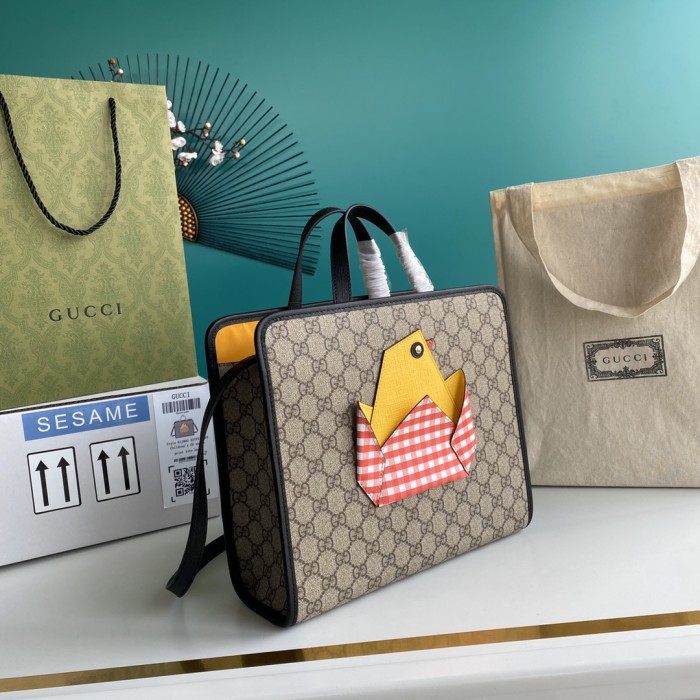  Handbag    Gucci  612992  size  28*25*11  cm