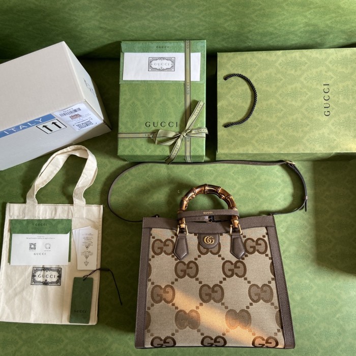 Handbag   Gucci   655658  size  35*30*14  cm