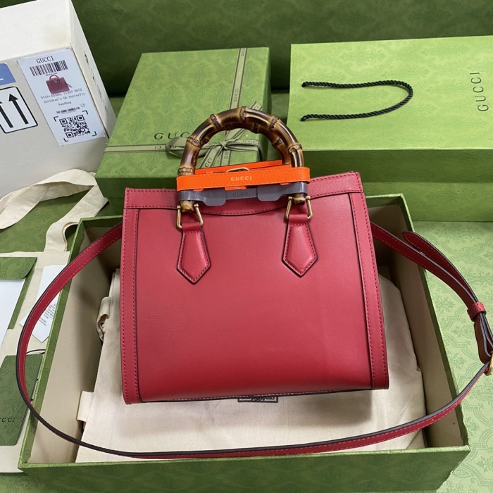  Handbag  Gucci  660195  size  27*24*11  cm