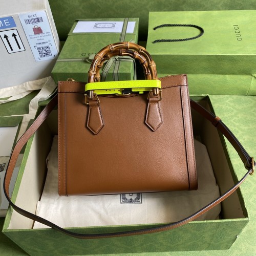  Handbag  Gucci   660195   size  27*24*11  cm