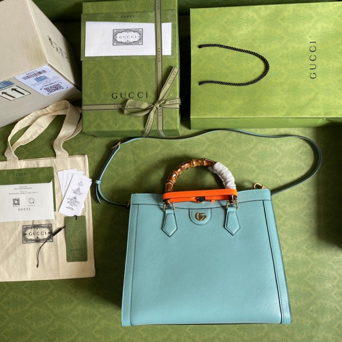  Handbag   Gucci   655658  size  35*30*14  cm