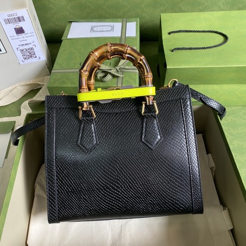  Handbag    Gucci  660195  size  27*24*11  cm