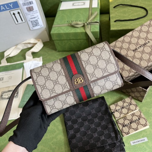  Handbag  Gucci  680131  size  18.8*10.9*3.3  cm