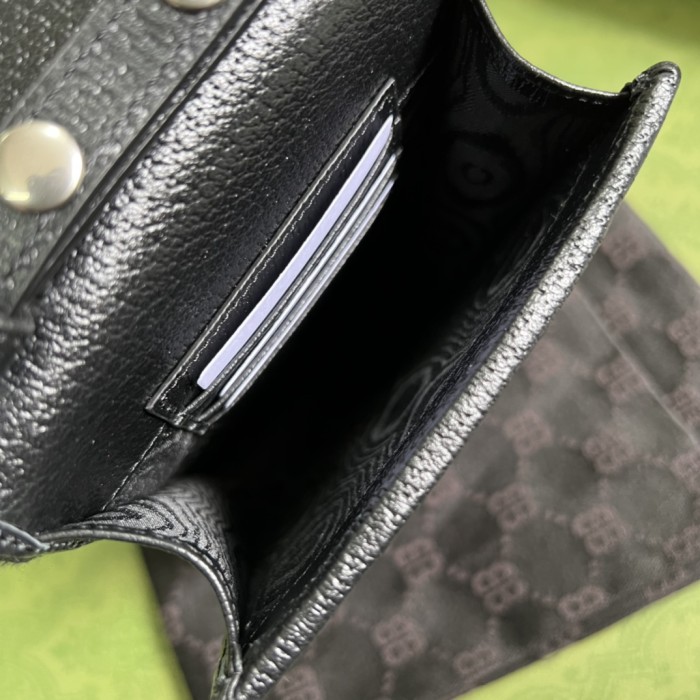 Handbag   Gucci  680130  size  11.7*17.8*3.6  cm