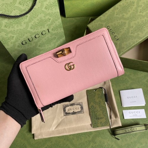  Handbag   Gucci  658634  size  19*10*3.5  cm 