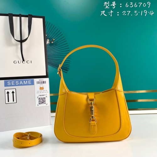  Handbag   Gucci   636709  size  27.5*19*4   cm