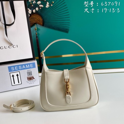 Handbag   Gucci  637091  size  19*13*3  cm