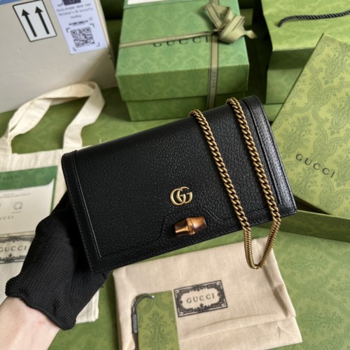 Handbag   Gucci  696817  size  19x 11x 5  cm  