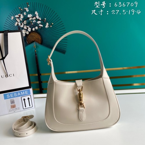  Handbag   Gucci  636709  size  27.5*19*4  cm