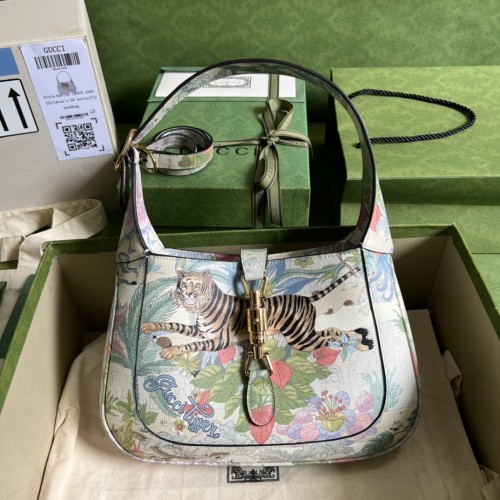  Handbag   Gucci  636709  size 28x19x4.5  cm