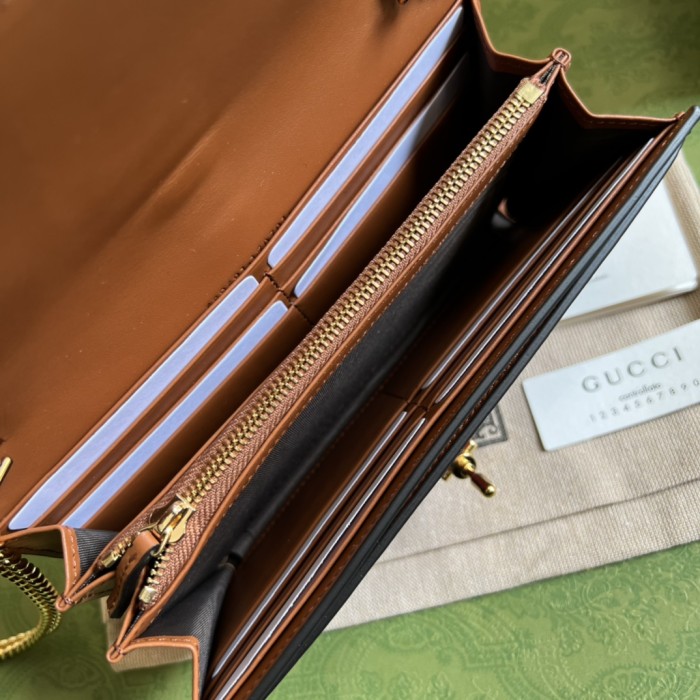  Handbag   Gucci   652681  size  19*10*3.5  cm