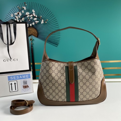 Handbag   Gucci  636710  size  36.5*24.5*4.5  cm