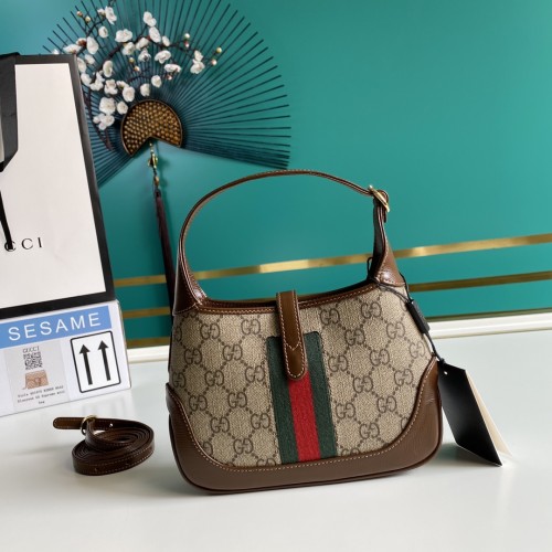 Handbag   Gucci  637092  size  19*13*3  size  