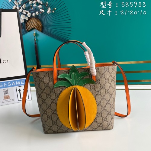  Handbag   Gucci   585933  size  21*20*10  cm