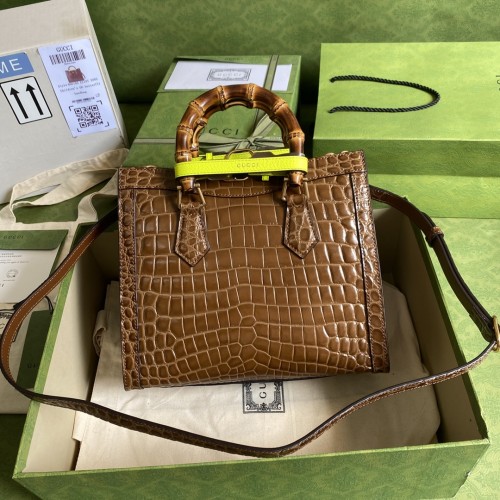  Handbag  Gucci 660195 size 27*24*11 cm