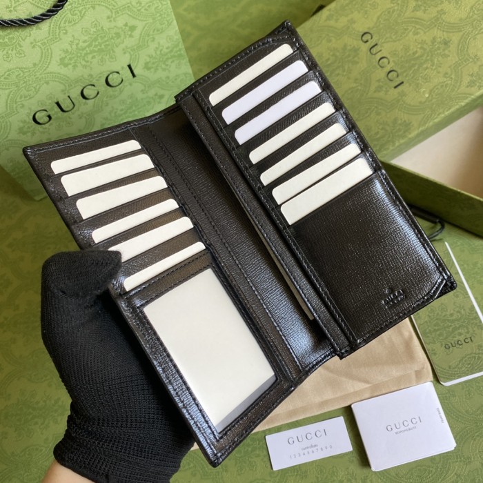  Handbag  Gucci 672947 size 9*17.5 cm
