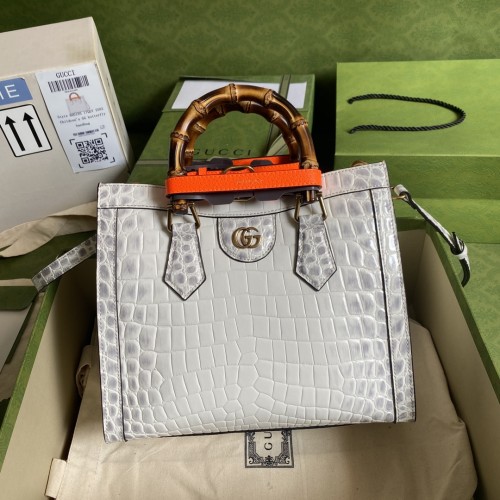  Handbag  Gucci 660195 size 27*24*11 cm