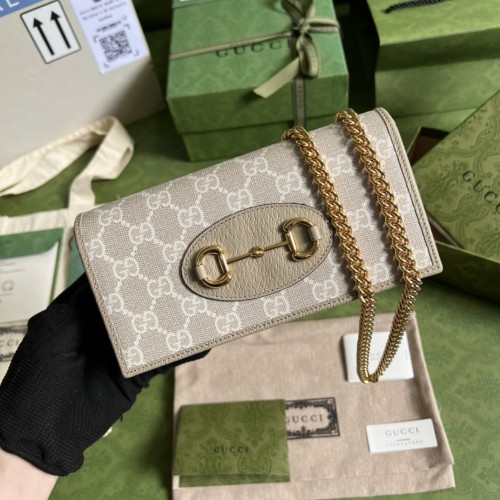  Handbag   Gucci  621892  size  19*10* 4 cm