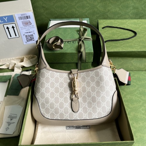  Handbag   Gucci  678843  size 28x 19x 4.5 cm