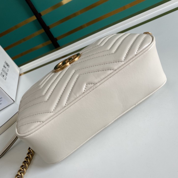  Handbag   Gucci  447632  size  24*12*7  cm