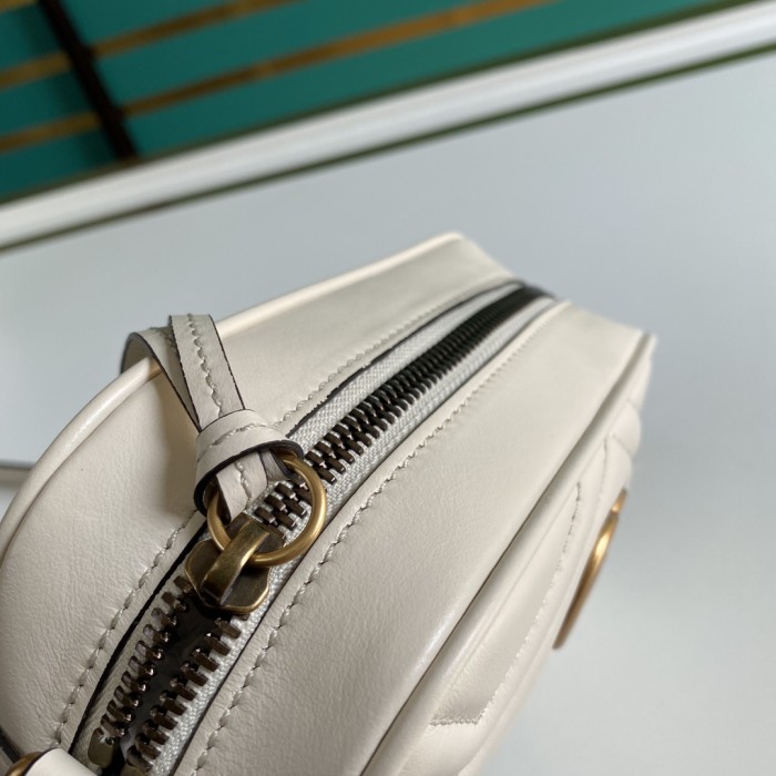 Handbag   Gucci  448065  size 18*12*6  cm