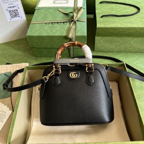  Handbag  Gucci  715775  size 20*16*8.5  cm