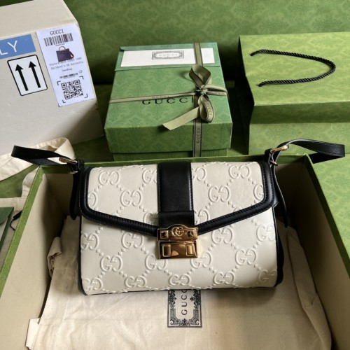  Handbag  Gucci 675778 size 27x 18x 7 cm