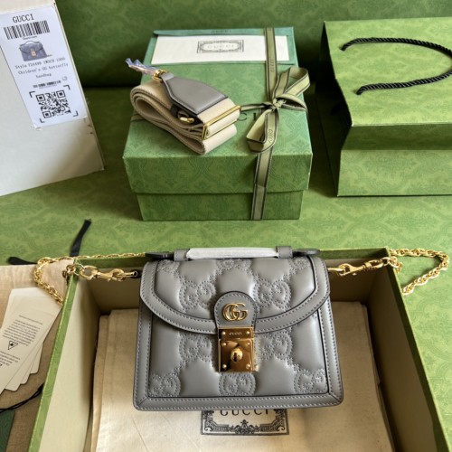  Handbag  Gucci 724499 size  18*13*6.5  cm