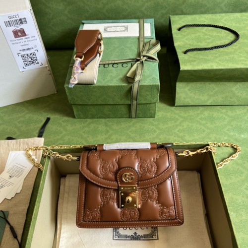  Handbag  Gucci 724499 size  18*13*6.5  cm
