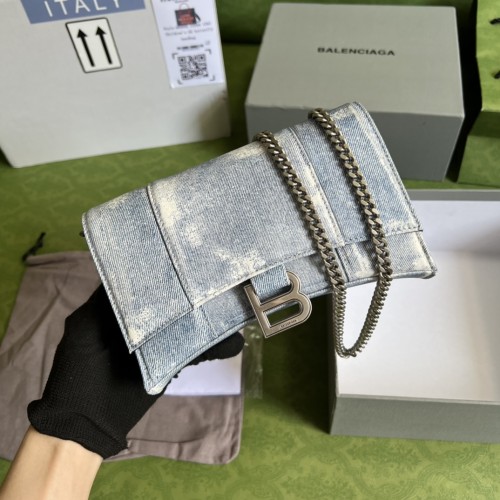  Handbag  Gucci 656050 size  19*12*5 cm
