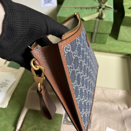  Handbag  Gucci 672953  size  30.5*21*1.5 cm