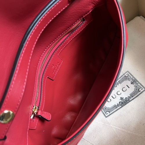  Handbag  Gucci 699268 size 28x16x4 cm 