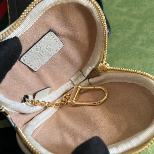  Handbag  Gucci 698805 size  20*13 cm