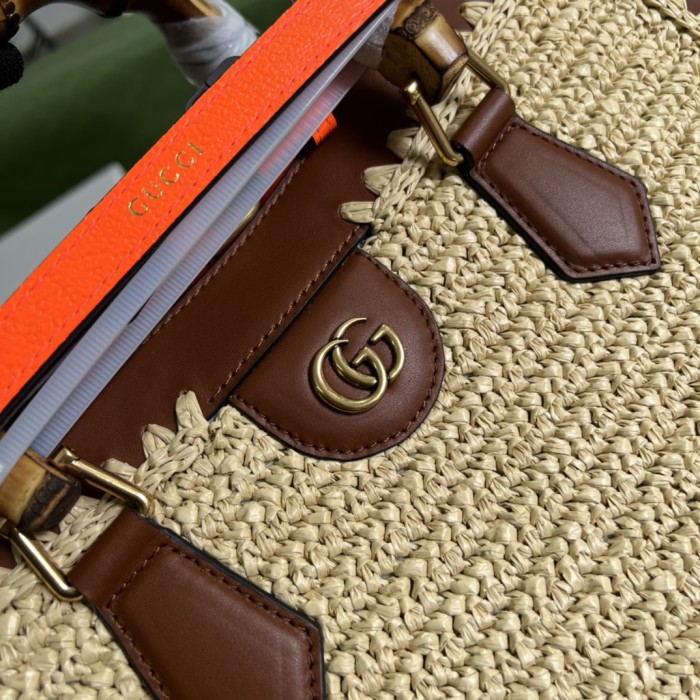  Handbag  Gucci  678842  size 35*30*14 cm