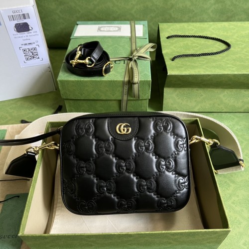  Handbag   Gucci 702234 size 21.5x 17x 7.5 cm