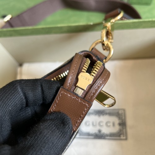  Handbag  Gucci 723306 size  16*13.5*3.5 cm