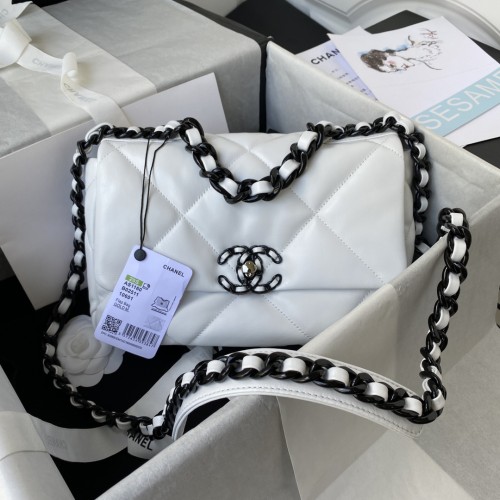 Handbag  Chanel  size 26/30 cm