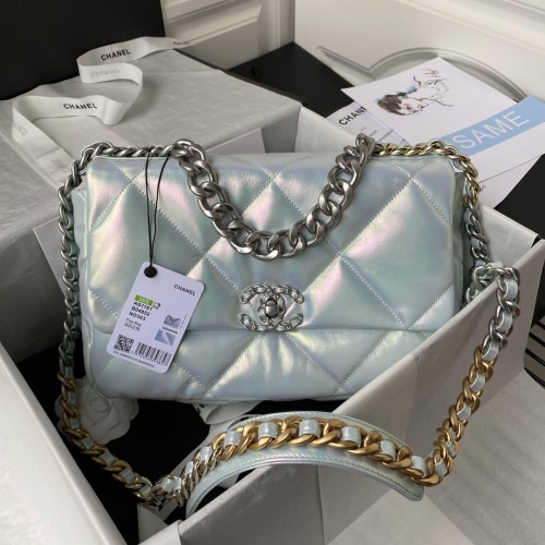  Handbag  Chanel size  30 cm