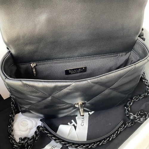  Handbag  Chanel  size  26/30 cm